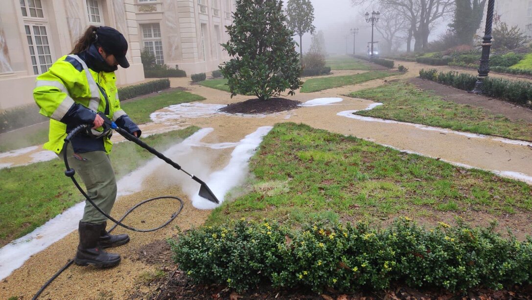 Osiedlowa kostka po czyszczeniu